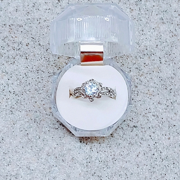 VICTORIAN STYLE RHODIUM PLATED STAINLESS STEEL CZ RING WOMEN'S SIZE 8 - Picture 5 of 5